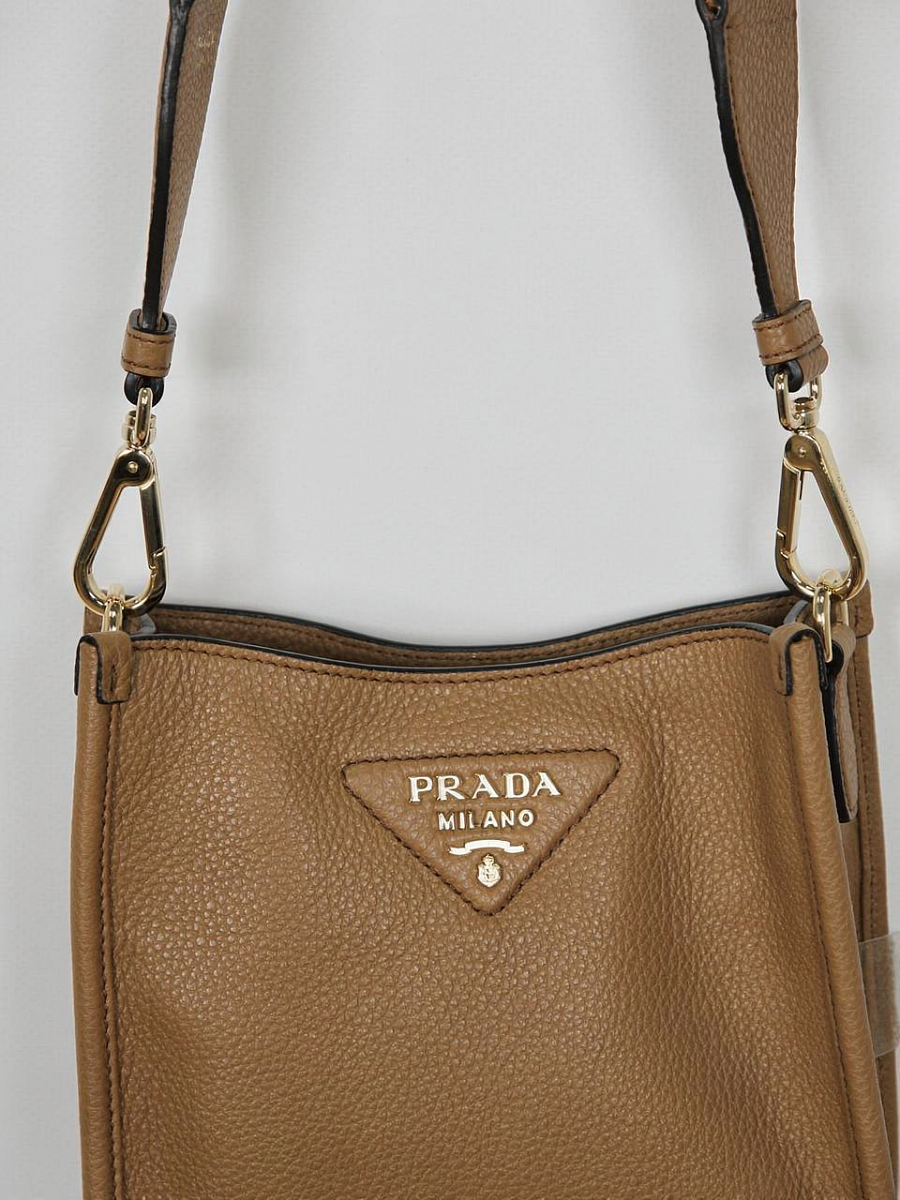 Сумка женская Prada Mini Shoulder Bag карамельная кожаная — логотип Prada