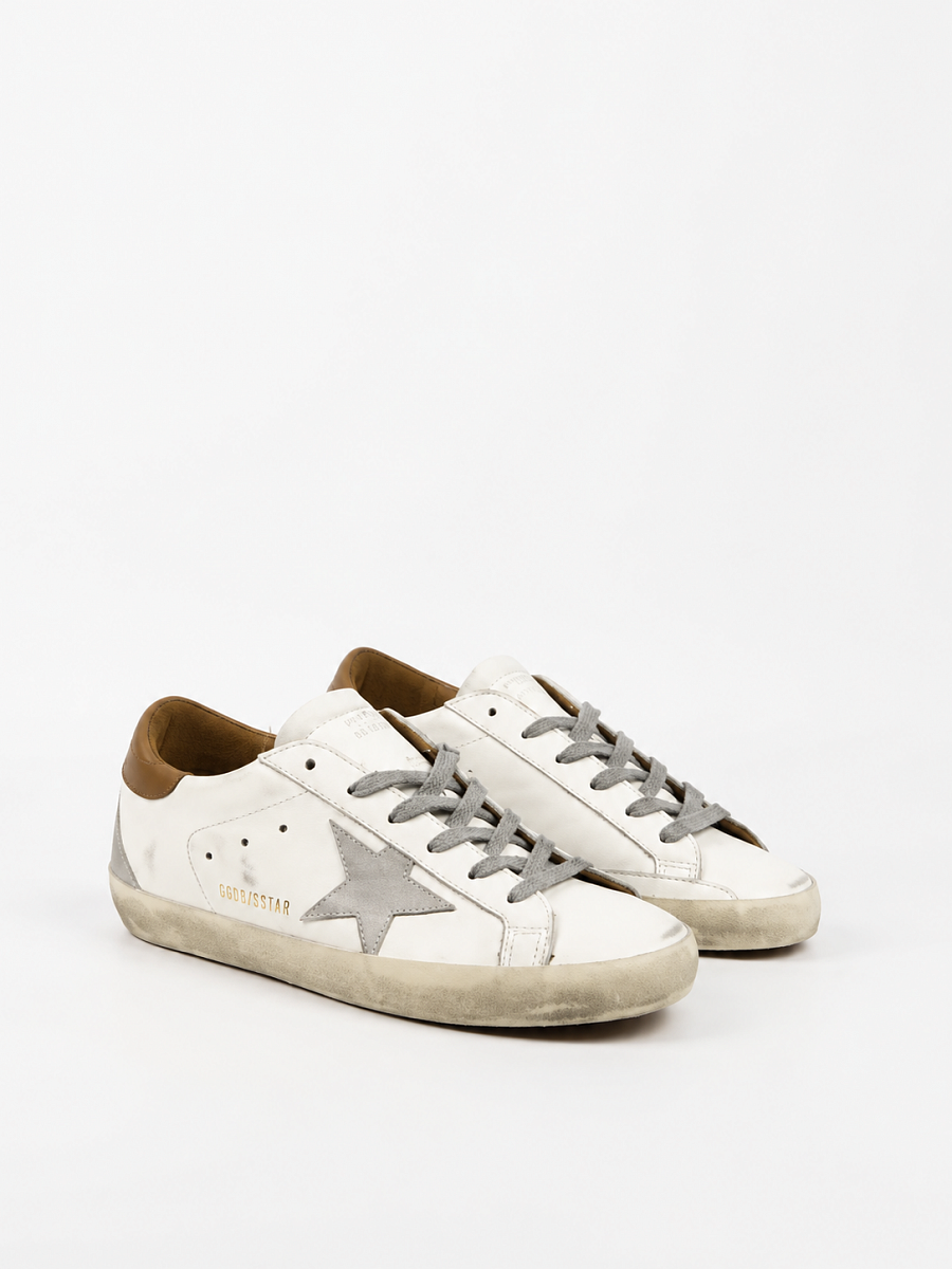 Кеды женские Golden Goose Super‑Star белые кожаные с серебристой звездой и контрастной пяткой