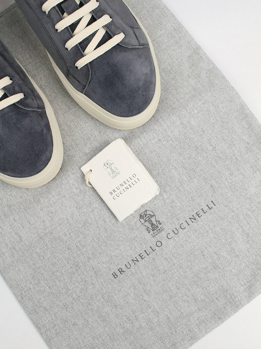Кеды мужские Brunello Cucinelli серые из замши — фирменный пыльник Brunello Cucinelli