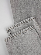 Мужские джинсы Brunello Cucinelli серые Traditional Fit хлопок — нижняя часть брючины