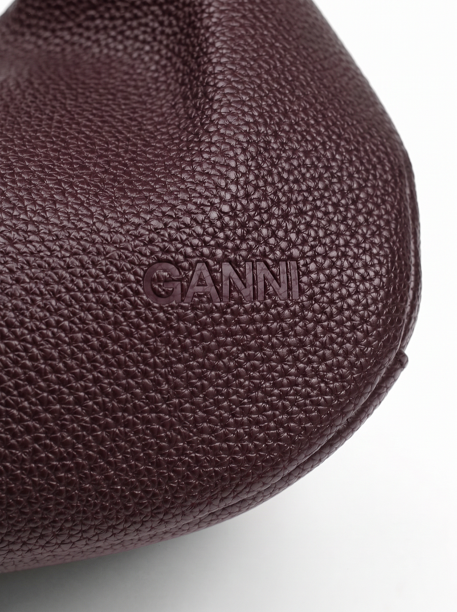 Женская сумка Ganni Hobo Bag коричневая — тиснение логотипа GANNI на коже