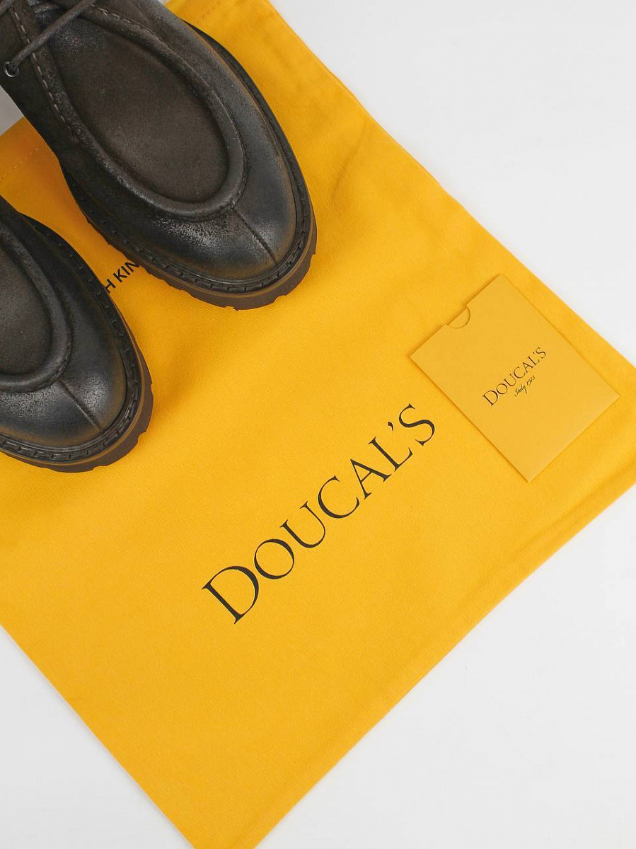 Мужские туфли дерби Doucal's коричневые, замша — фирменный пыльник Doucal's