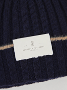 Мужская шапка Brunello Cucinelli  с отворотом темно-синяя, кашемир — декоративная отделка и фирменная бирка