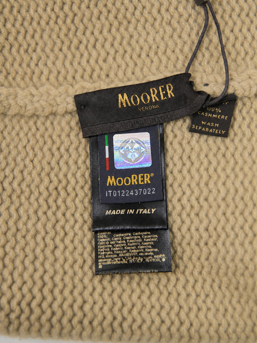 Мужская шапка Moorer BERET-CWS с отворотом бежевая, кашемир — бирка с составом и уходом