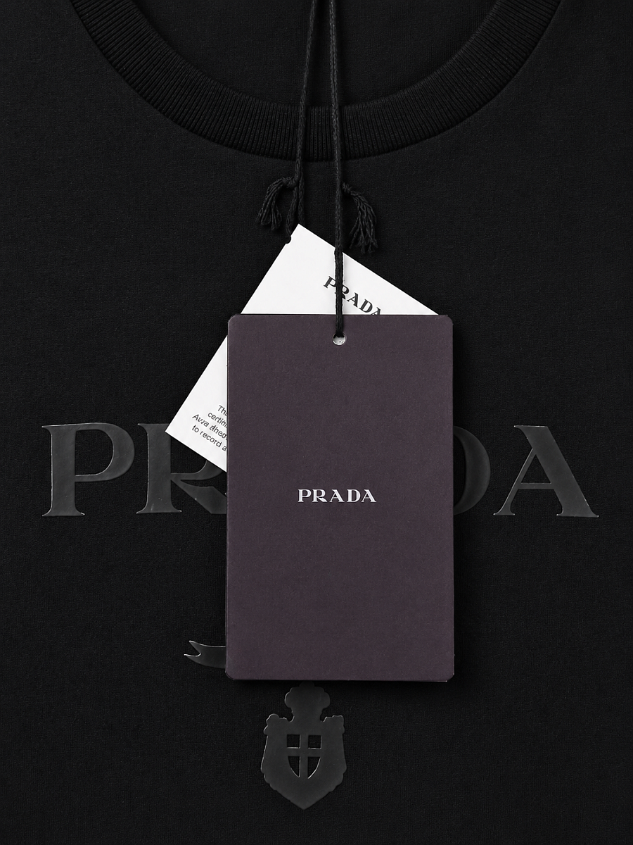 Мужская футболка Prada черная, хлопок — фирменная бирка Prada
