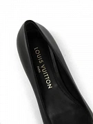 Балетки женские Louis Vuitton Nina чёрные кожаные с золотистым логотипом — фирменная стелька Louis Vuitton