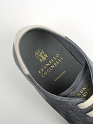 Кеды мужские Brunello Cucinelli серые из замши — стелька с логотипом Brunello Cucinelli