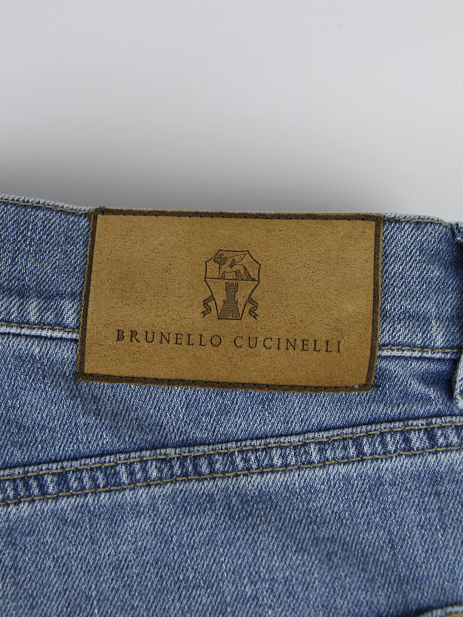 Джинсы мужские Brunello Cucinelli Iconic Fit голубые — фирменный патч
