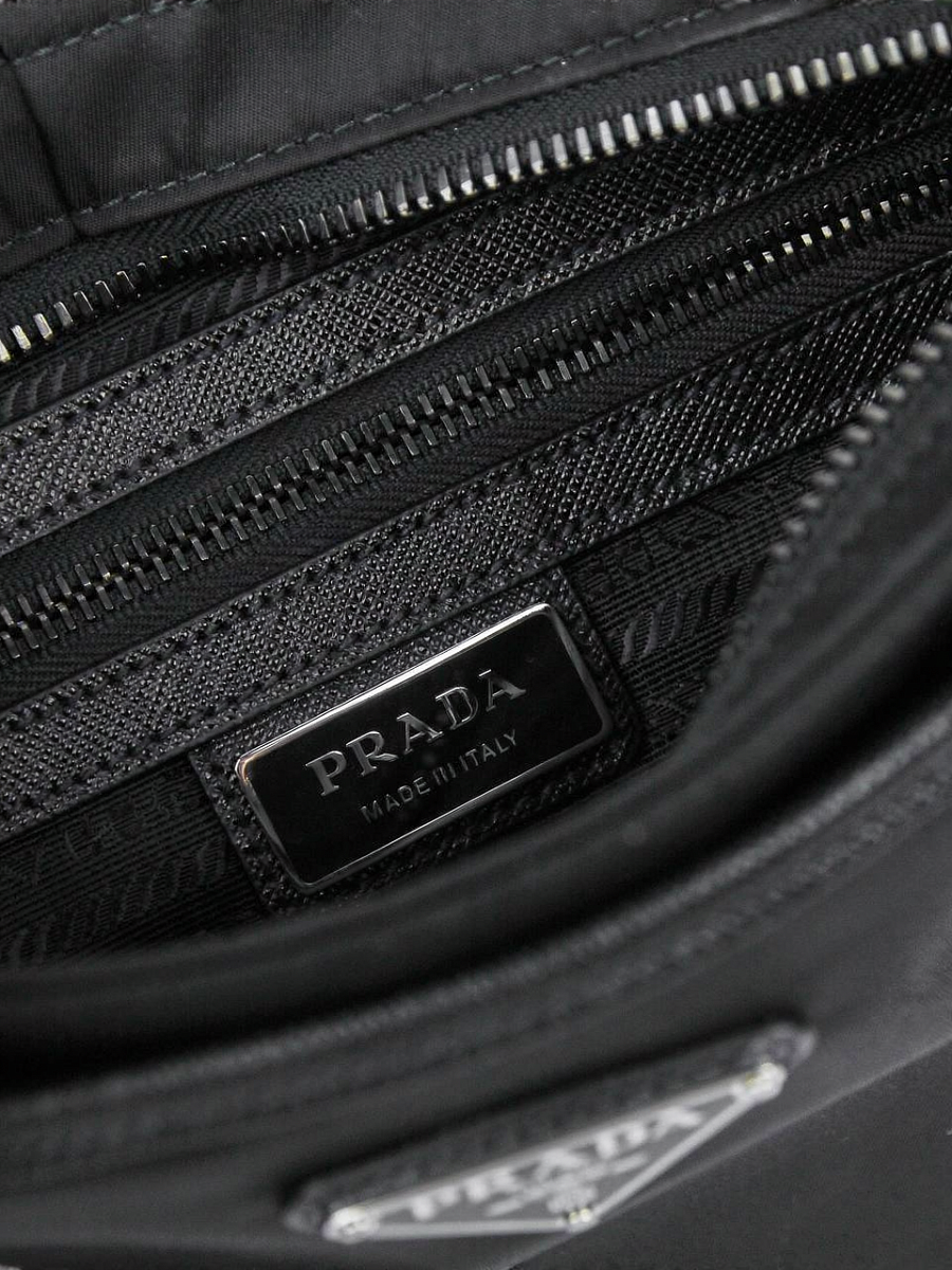 Мужская сумка Prada из Re‑Nylon и кожи Saffiano, кросс-боди, чёрная Prada фото 5