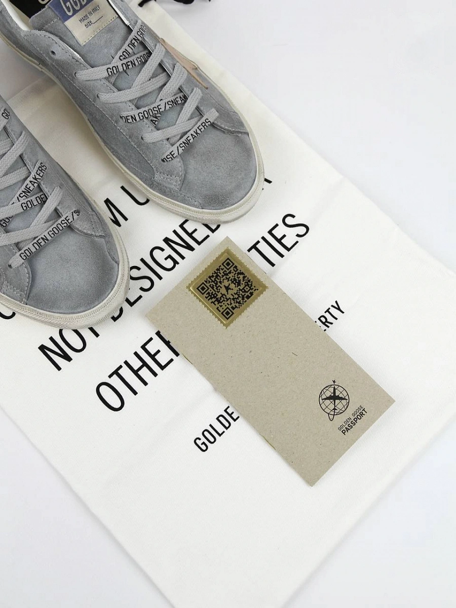 Кеды женские Golden Goose Super‑Star серо‑голубые замшевые с красной звездой — фирменный пыльник Golden Goose