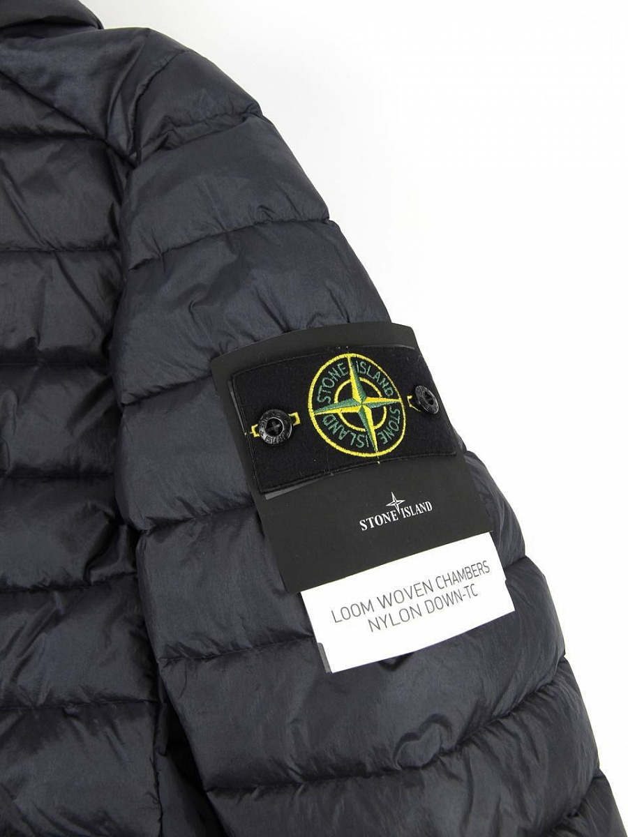 Мужской пуховик Stone Island темно-синий, полиамид/пух — фирменный патч Stone Island и бирки