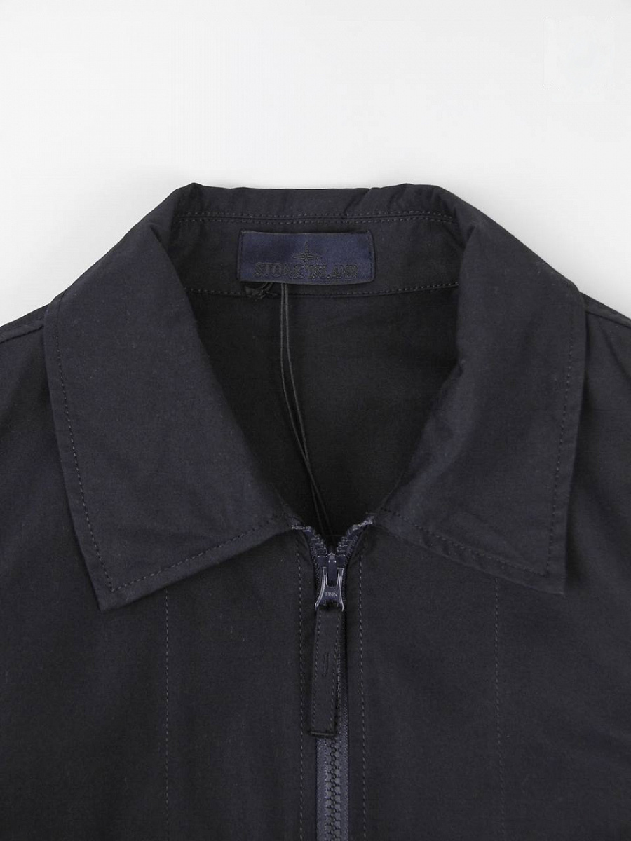 Мужская ветровка Stone Island темно-синяя, хлопок — воротник и верхняя часть куртки